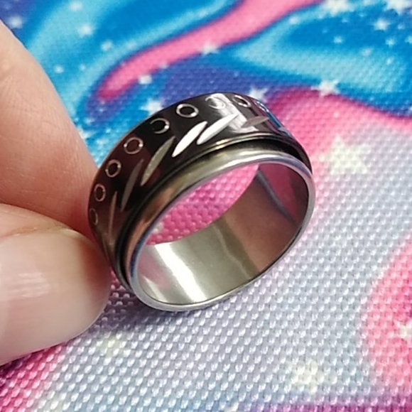 Fidget Ring - NEW - Tribal Silver Band Ring Sz 9 - Picture 7 of 7
